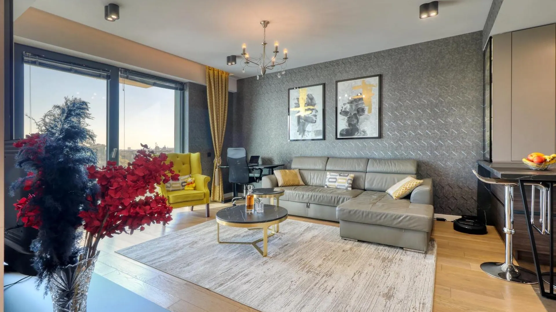 Prestige Views: Luxury Retreat Apartment Bucharest